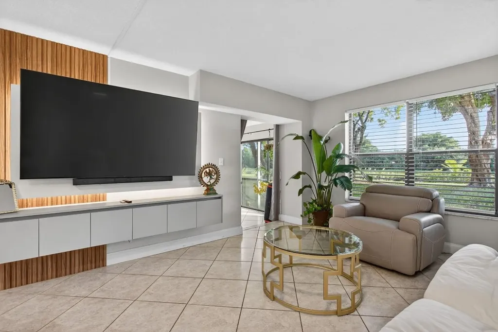 2314 S Cypress Bend Drive Pompano Beach FL 33069
