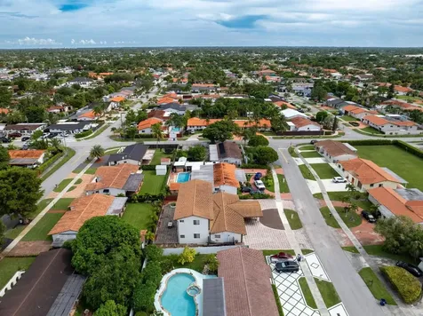 2705 SW 108th Court Miami FL 33165