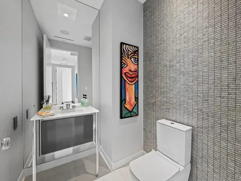 21 Isle Of Venice Drive Fort Lauderdale FL 33301