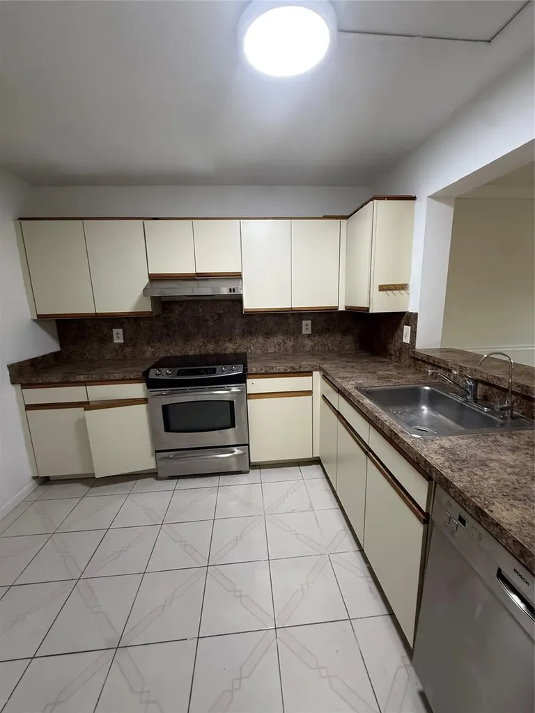 2075 Coral Ridge Drive Coral Springs FL 33071
