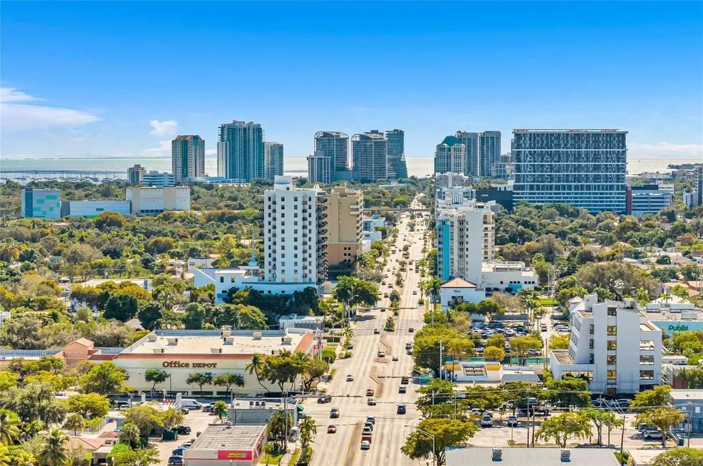 2612 SW 19th Terrace Miami FL 33145