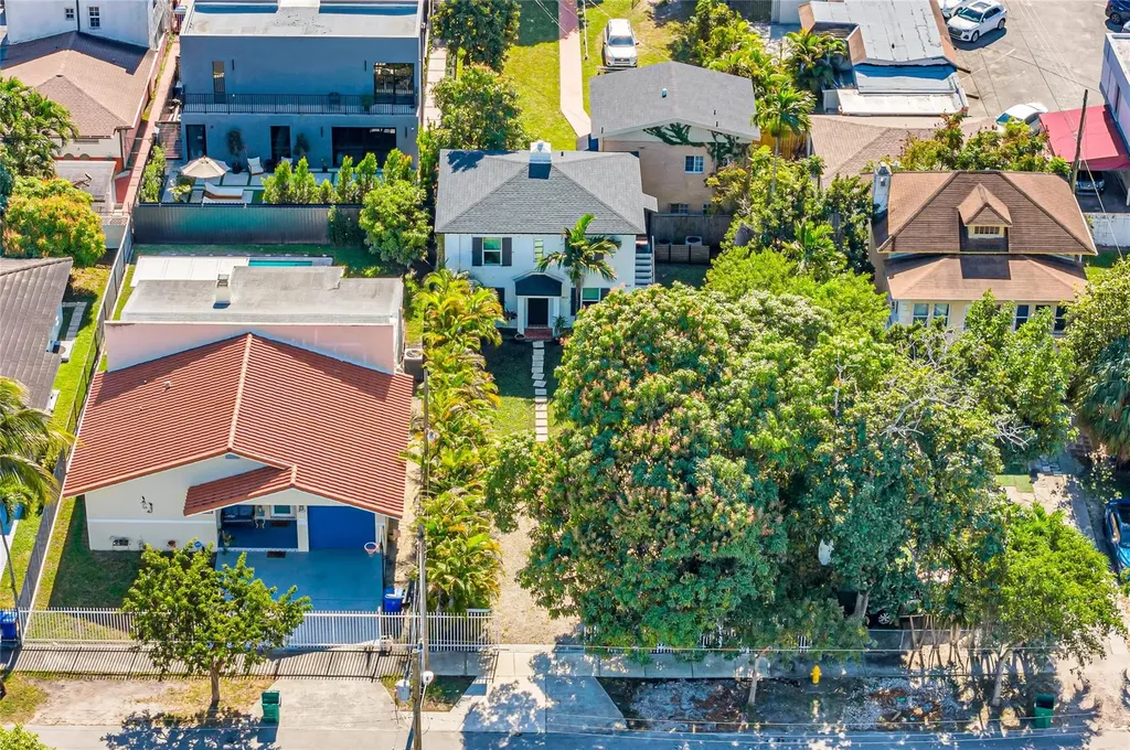 2612 SW 19th Terrace Miami FL 33145