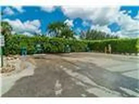 9523 S Hollybrook Lake Drive Pembroke Pines FL 33025