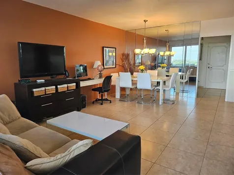 3200 NE 36 Street Fort Lauderdale FL 33308
