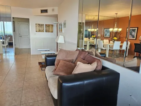 3200 NE 36 Street Fort Lauderdale FL 33308