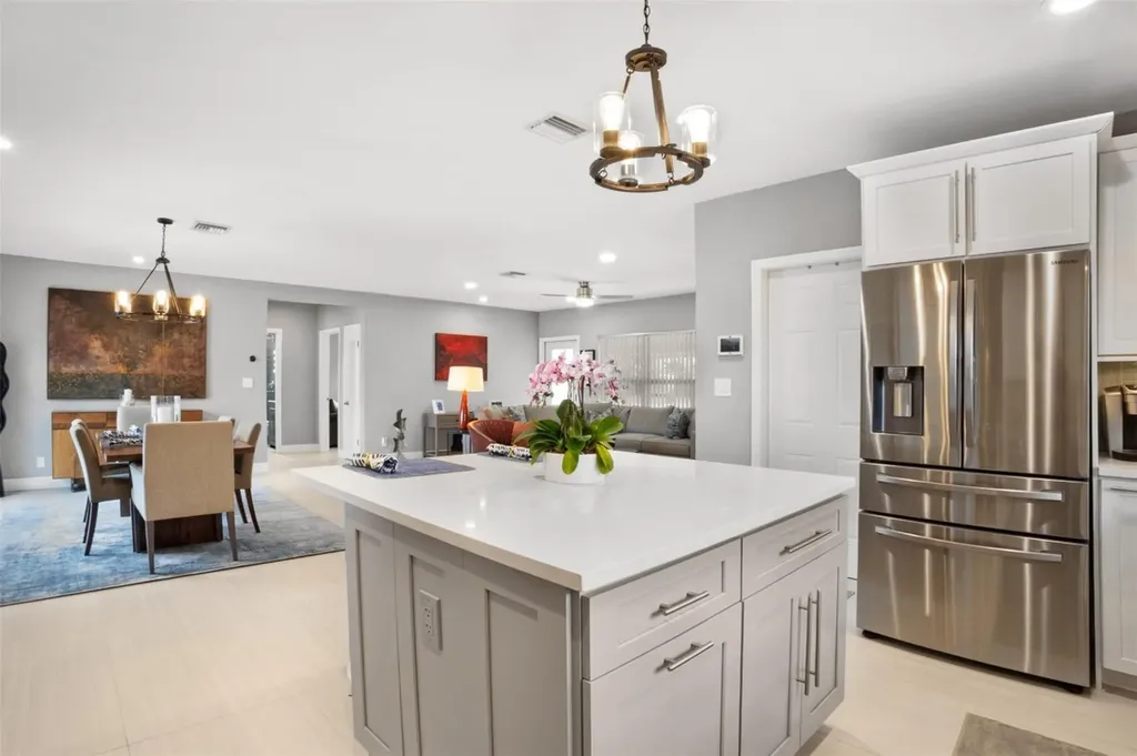 833 NE 17th Court Fort Lauderdale FL 33305