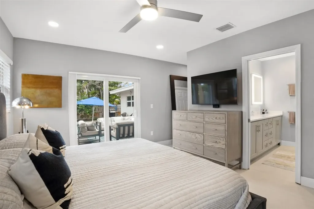 833 NE 17th Court Fort Lauderdale FL 33305