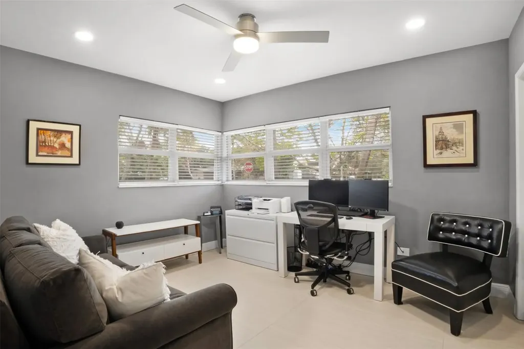 833 NE 17th Court Fort Lauderdale FL 33305