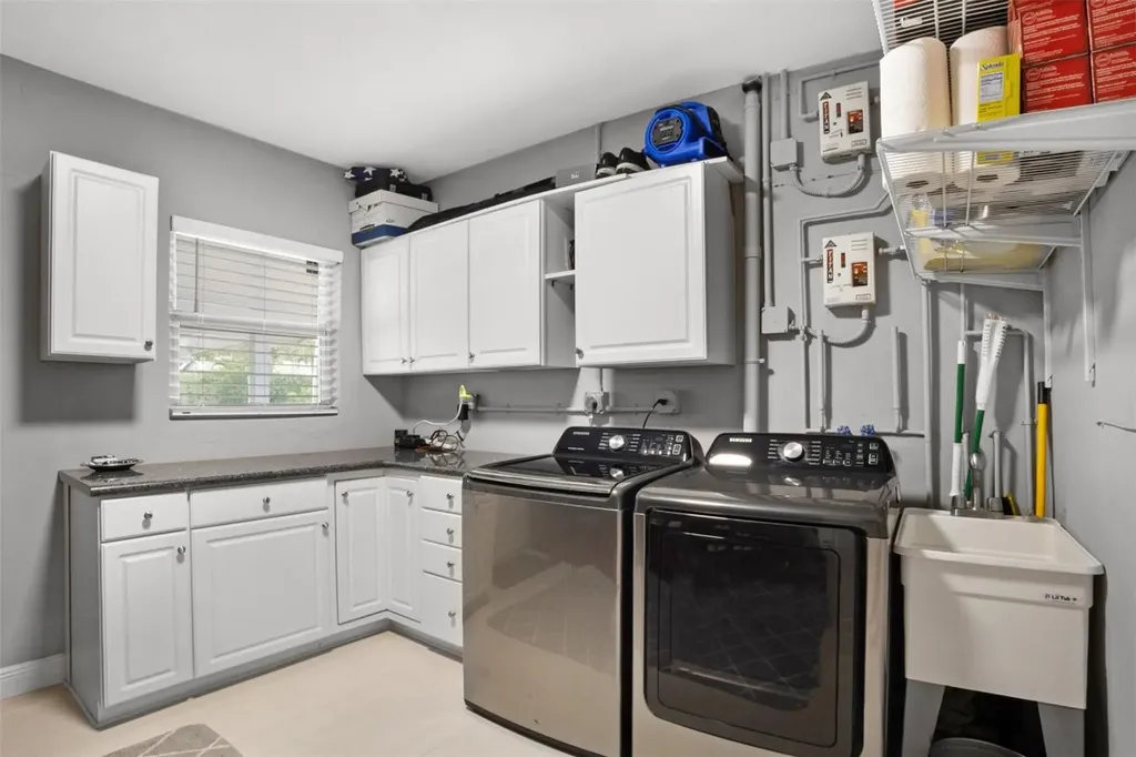 833 NE 17th Court Fort Lauderdale FL 33305