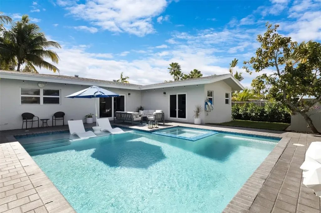 833 NE 17th Court Fort Lauderdale FL 33305