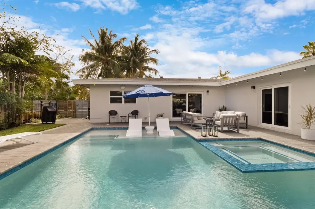 833 NE 17th Court Fort Lauderdale FL 33305