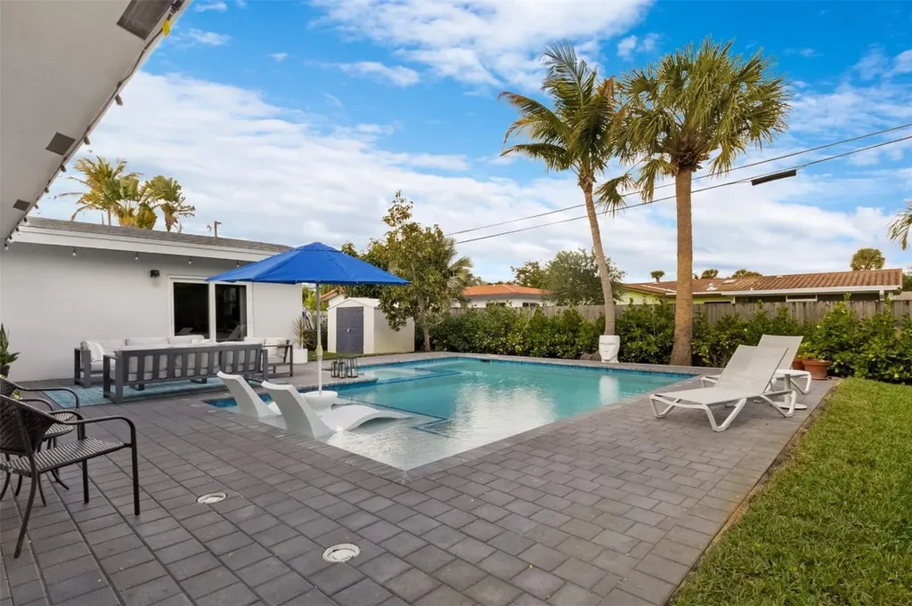 833 NE 17th Court Fort Lauderdale FL 33305