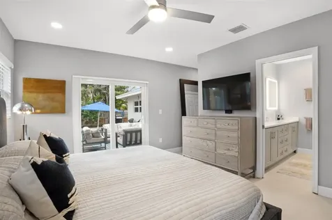 833 NE 17th Court Fort Lauderdale FL 33305
