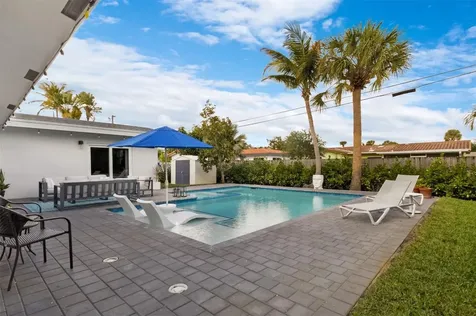 833 NE 17th Court Fort Lauderdale FL 33305