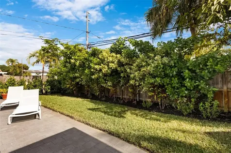 833 NE 17th Court Fort Lauderdale FL 33305