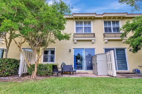 2851 W Prospect Road Tamarac FL 33309