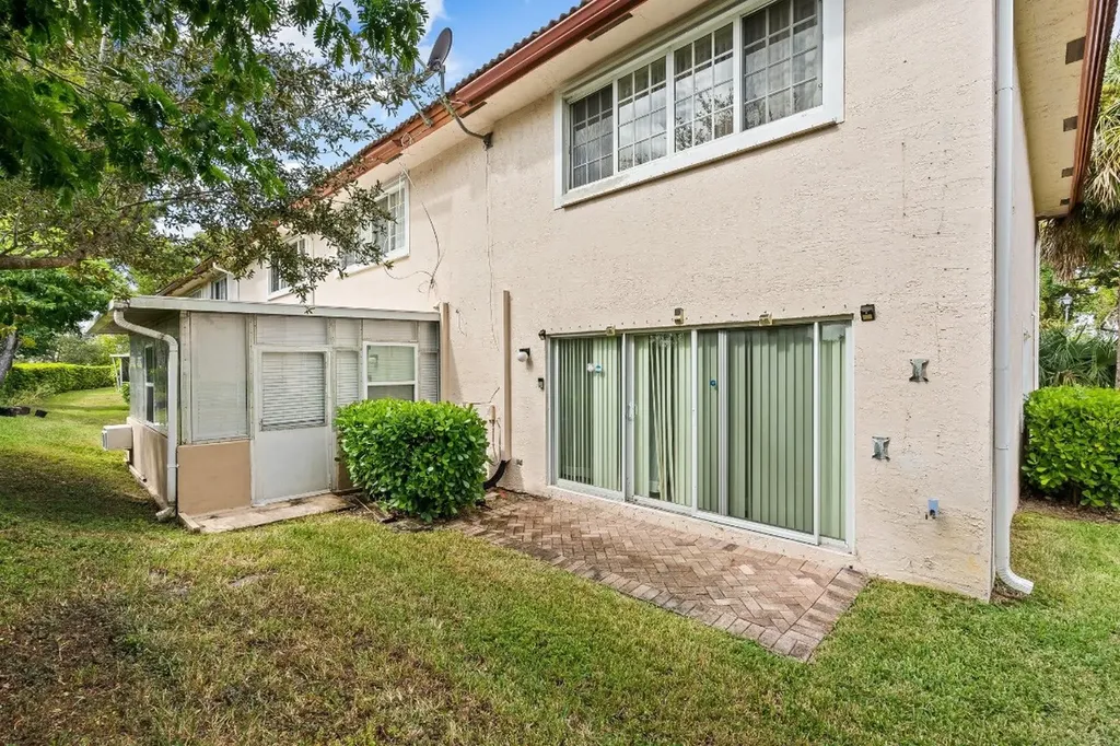 8940 NW 38th Drive Coral Springs FL 33065