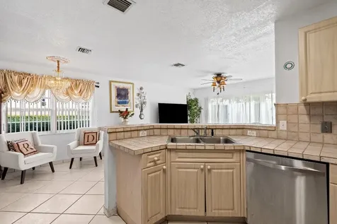 8940 NW 38th Drive Coral Springs FL 33065