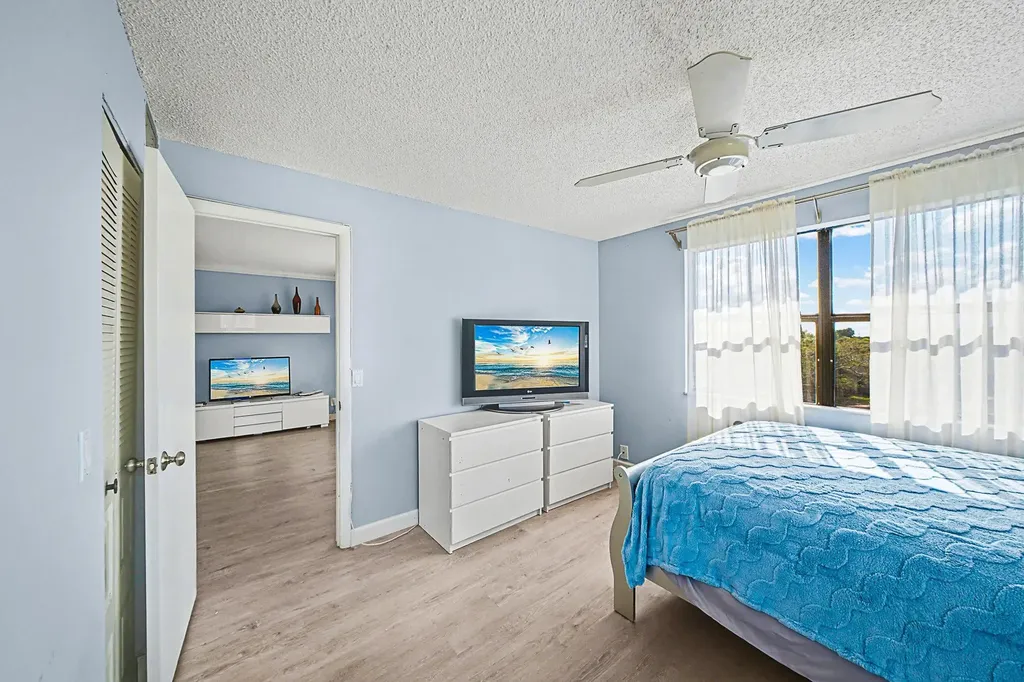10466 Sunrise Lakes Boulevard Sunrise FL 33322