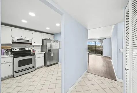 10466 Sunrise Lakes Boulevard Sunrise FL 33322