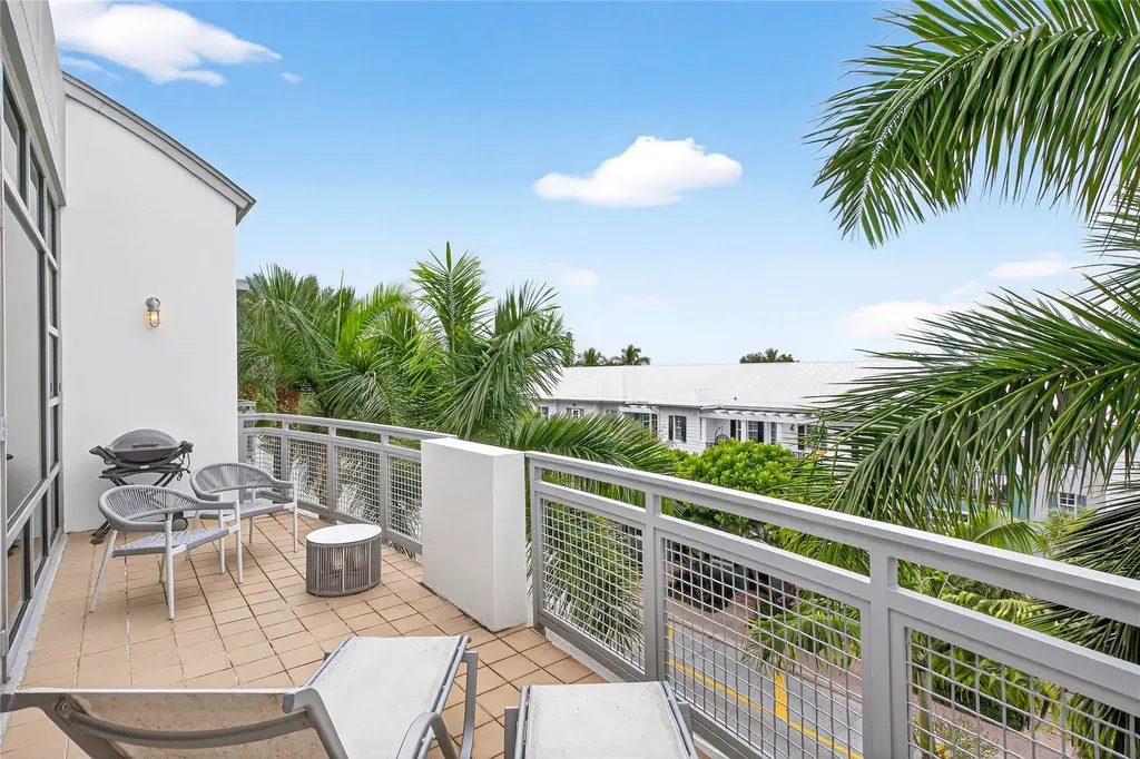 365 SE 6th Avenue Delray Beach FL 33483