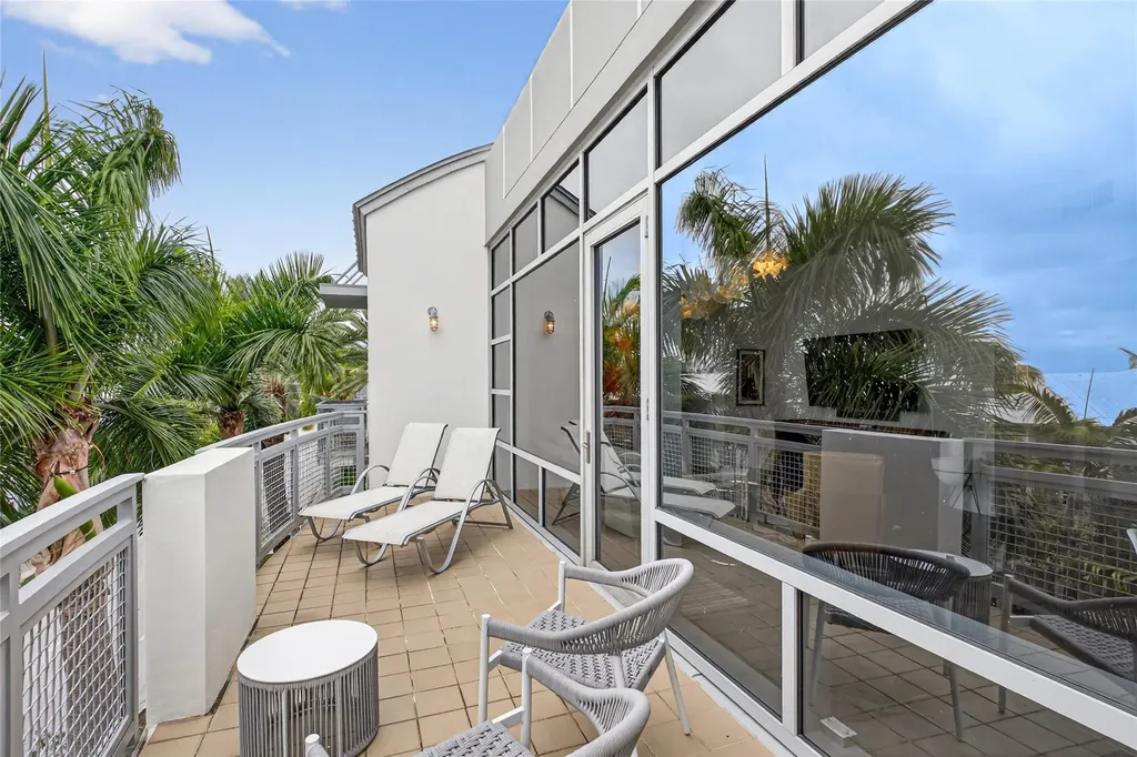365 SE 6th Avenue Delray Beach FL 33483