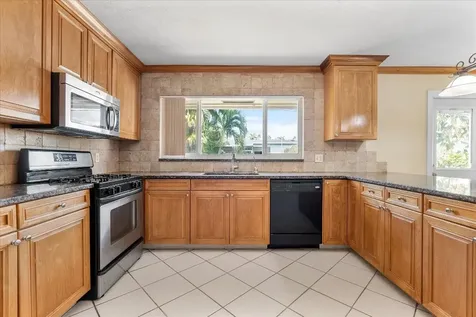 4245 NW 114th Avenue Sunrise FL 33323