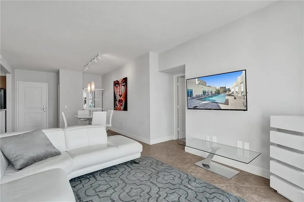 350 SE 2nd Street Fort Lauderdale FL 33301