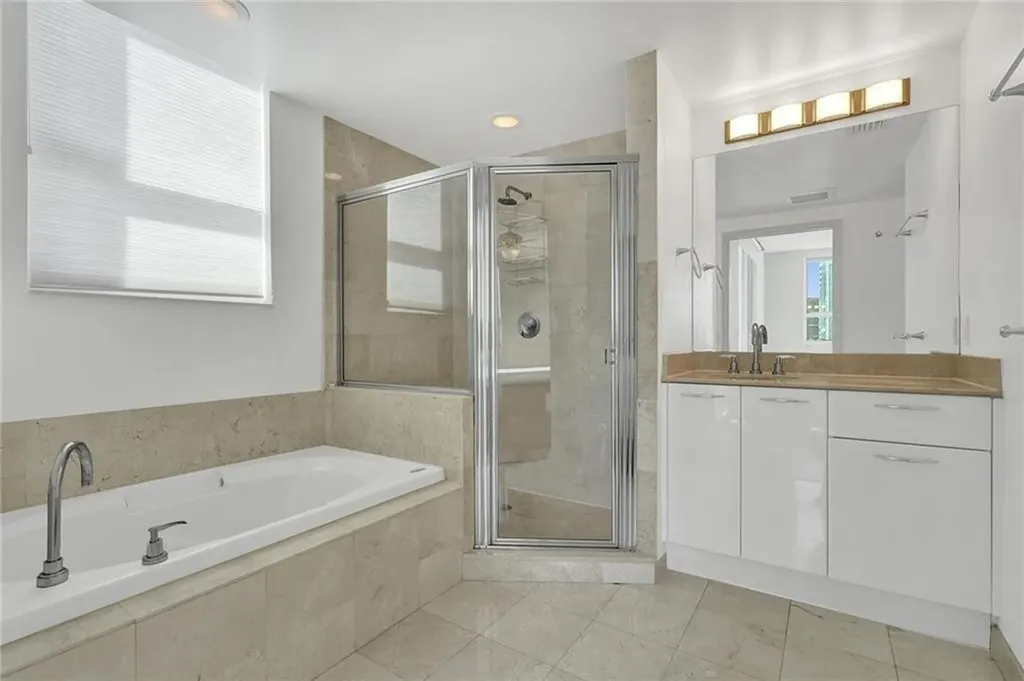 350 SE 2nd Street Fort Lauderdale FL 33301