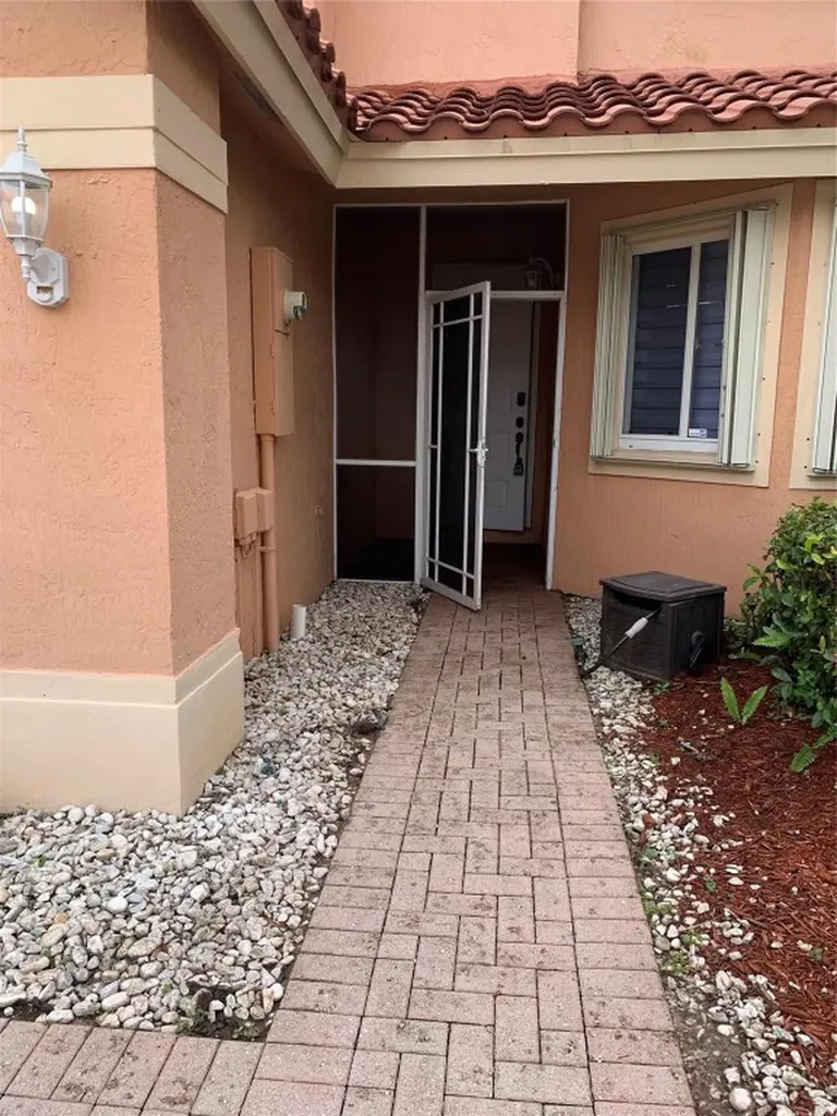 5743 NW 127th Terrace Coral Springs FL 33076