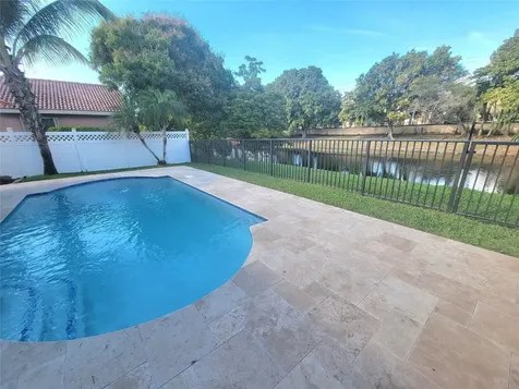 8829 NW 45th Place Coral Springs FL 33065