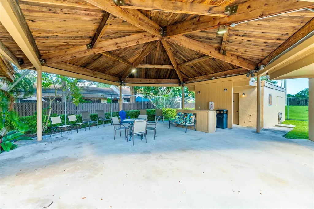 1424 NW 97th Terrace Hollywood FL 33024
