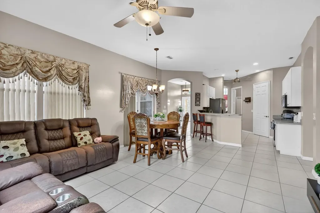 544 SW Lake Manatee Way Port St Lucie FL 34986