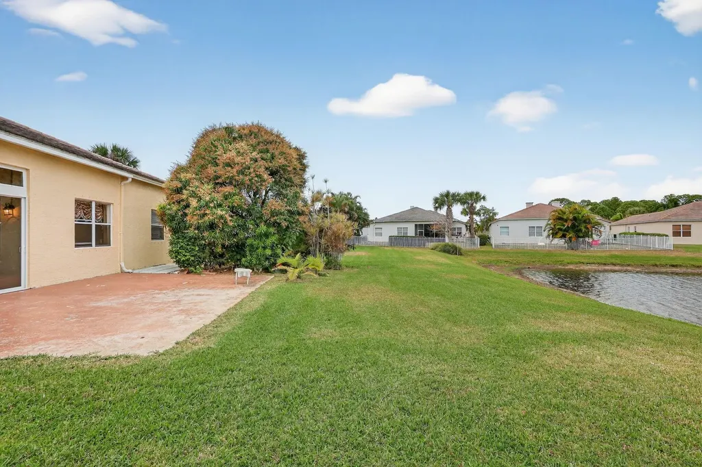 544 SW Lake Manatee Way Port St Lucie FL 34986