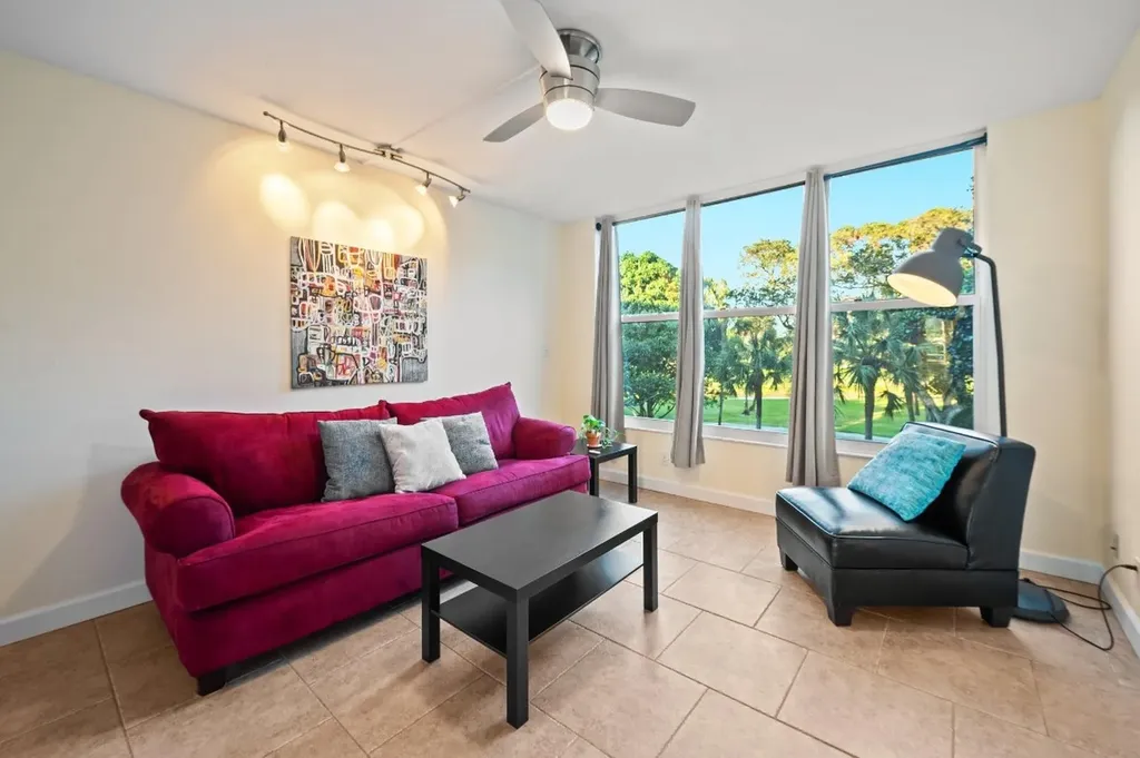 3900 Oaks Clubhouse Drive Pompano Beach FL 33069