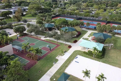3900 Oaks Clubhouse Drive Pompano Beach FL 33069