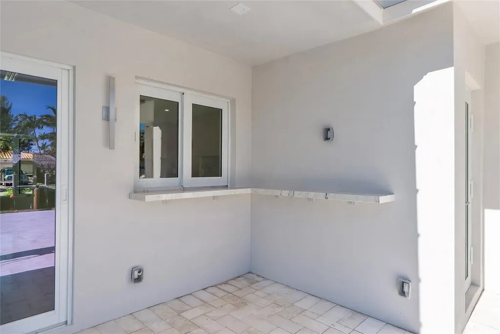 1240 NE 27th Way Pompano Beach FL 33062