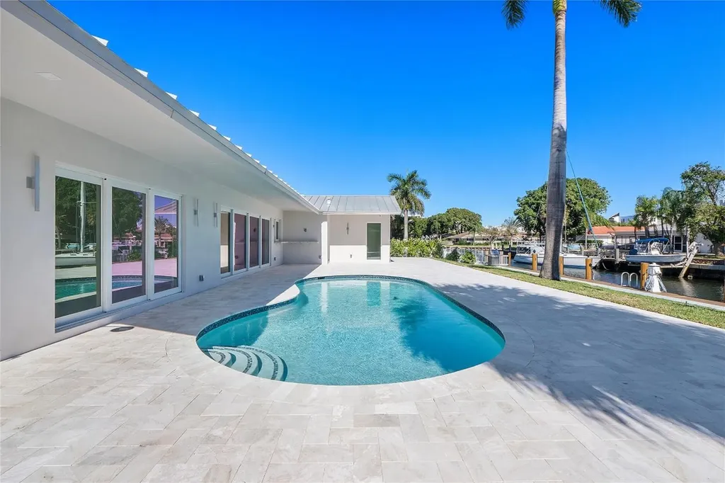 1240 NE 27th Way Pompano Beach FL 33062