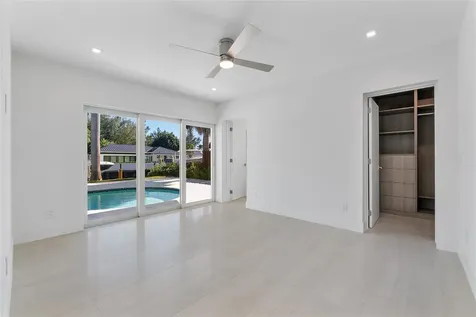 1240 NE 27th Way Pompano Beach FL 33062