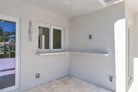 1240 NE 27th Way Pompano Beach FL 33062