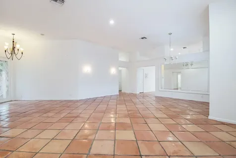 2466 Bay Isle Court Weston FL 33327