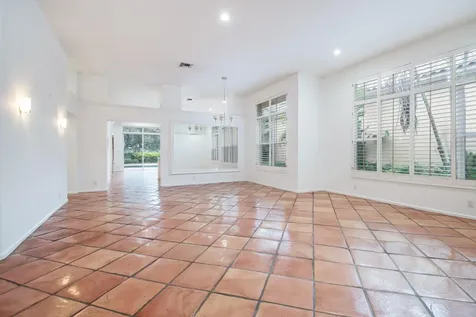 2466 Bay Isle Court Weston FL 33327
