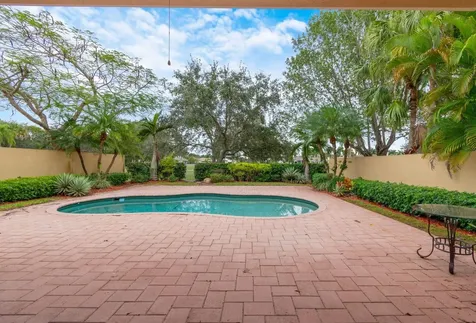 2466 Bay Isle Court Weston FL 33327
