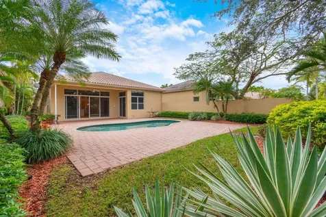 2466 Bay Isle Court Weston FL 33327