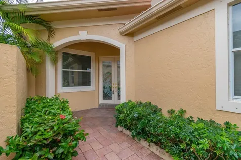 2466 Bay Isle Court Weston FL 33327