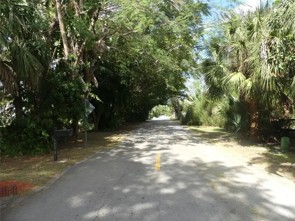 5221 Pinetree Road Parkland FL 33067