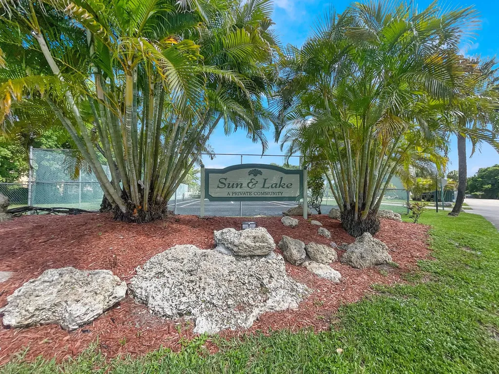 8921 NW 28th Drive Coral Springs FL 33065
