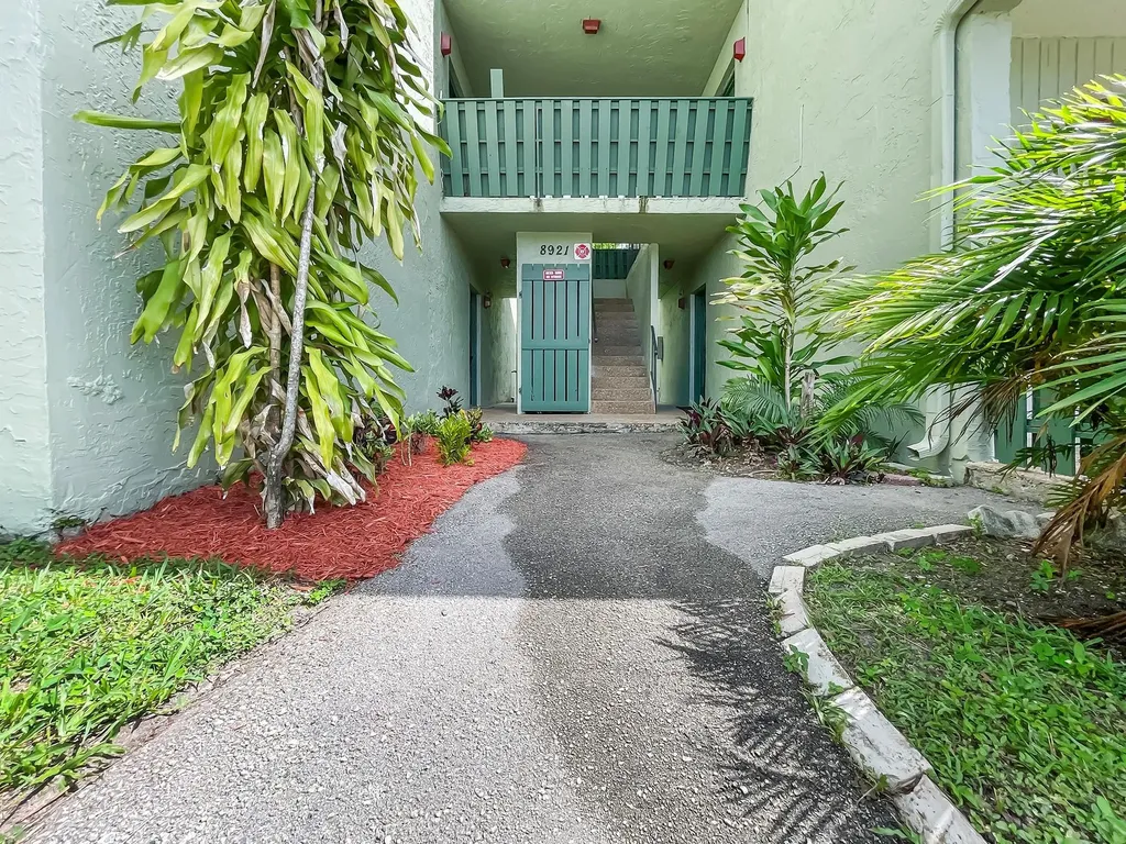 8921 NW 28th Drive Coral Springs FL 33065