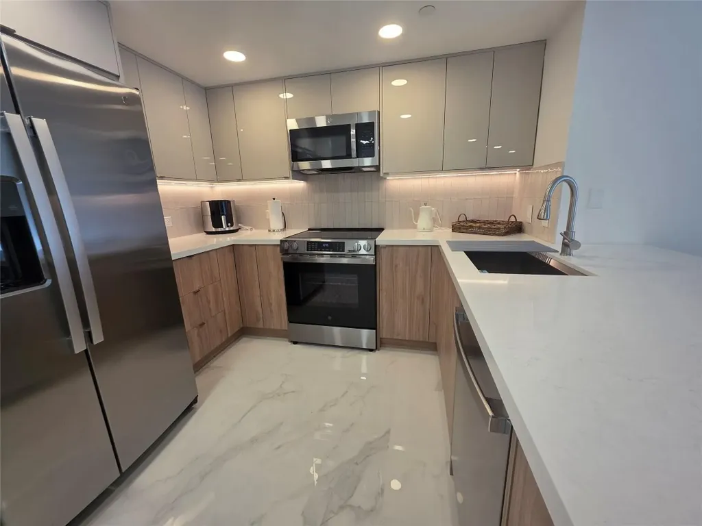 19501 W Country Club Drive Aventura FL 33180
