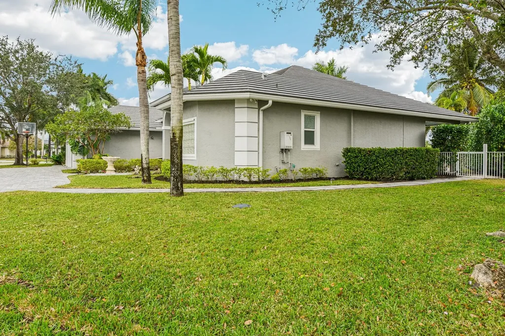 1919 S Club Drive Wellington FL 33414